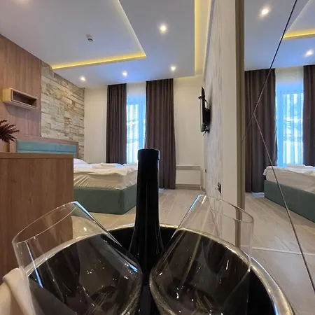 H2 Milmari Apartamento *